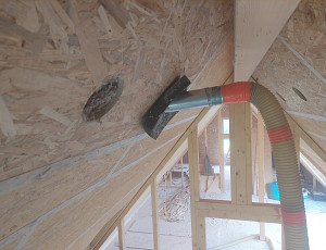 Zateplení dřevostavby pomocí celulózové foukané izolace